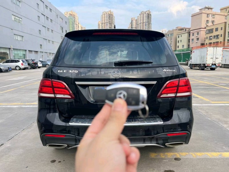广州19年奔驰GLE9