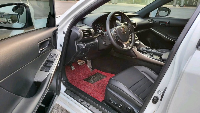 邯郸14年雷克萨斯IS2