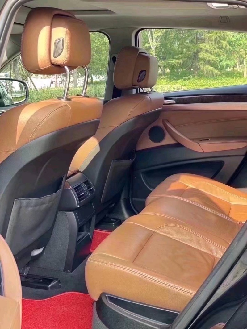 北京11年宝马X68