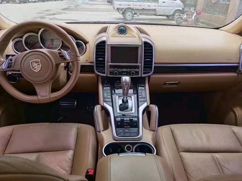 北京13年保时捷卡宴7