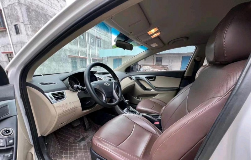 北京17年现代朗动4