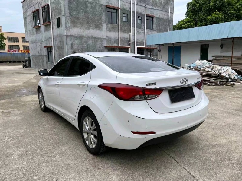 北京17年现代朗动8