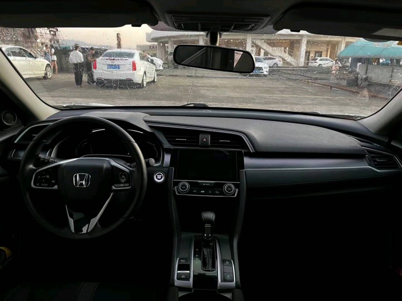 东莞17年本田思域5