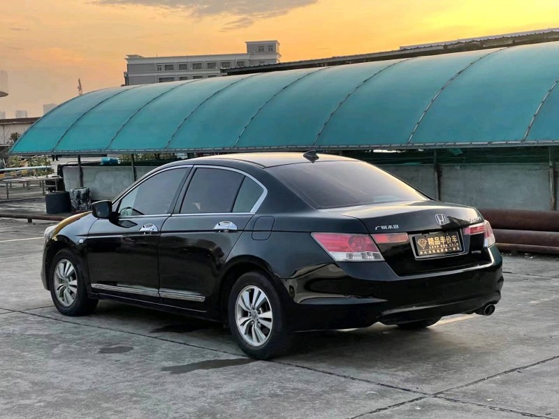 东莞10年本田雅阁8