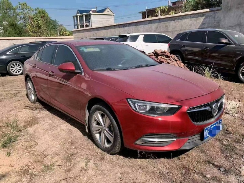 宜春18年别克君威8