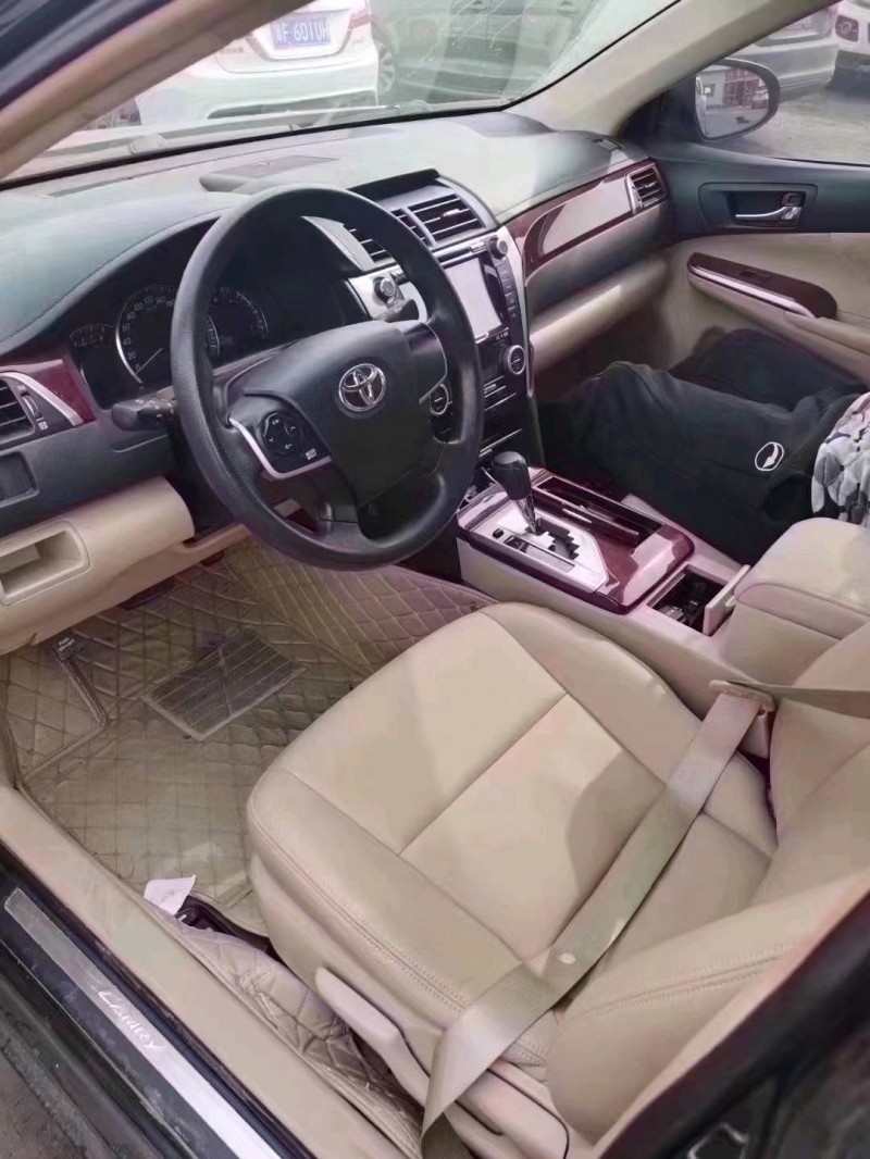 北京13年丰田凯美瑞3