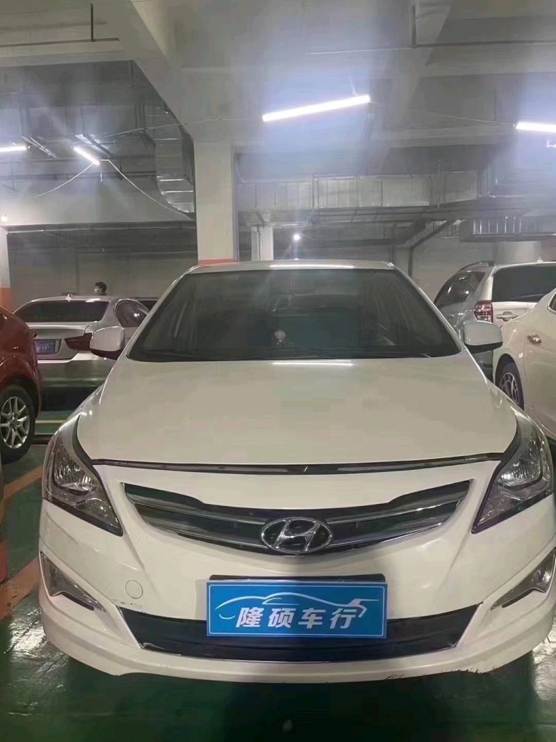 北京17年现代瑞纳1