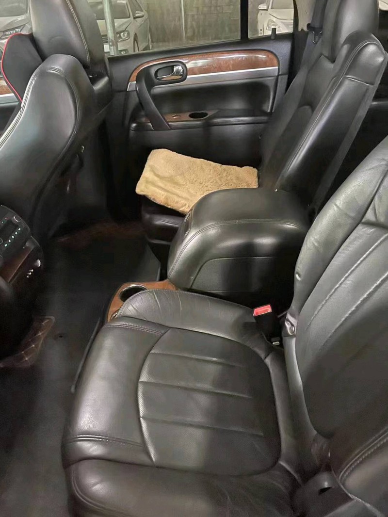 东营10年别克昂科雷6