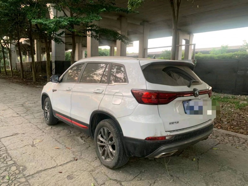 嘉興21年長安汽車CS755