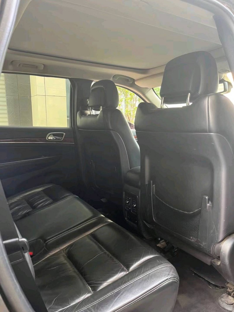 徐州13年Jeep大切诺基3