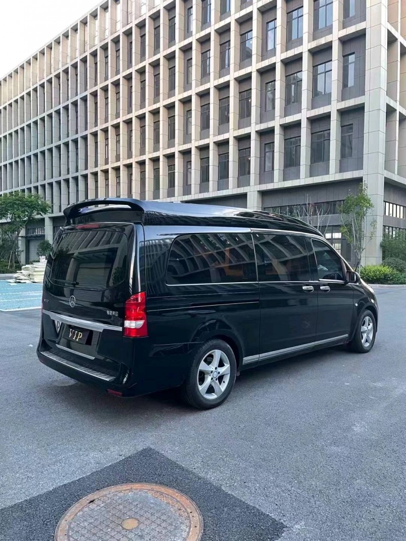 徐州17年奔驰威霆7