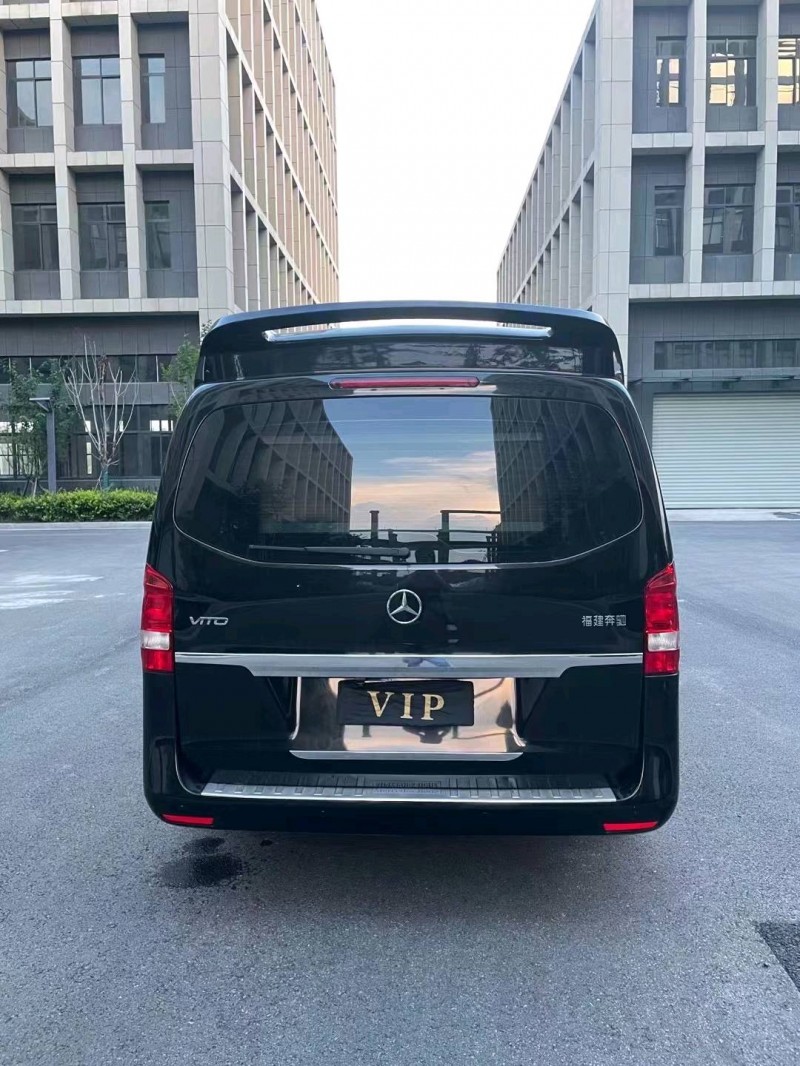 徐州17年奔驰威霆9