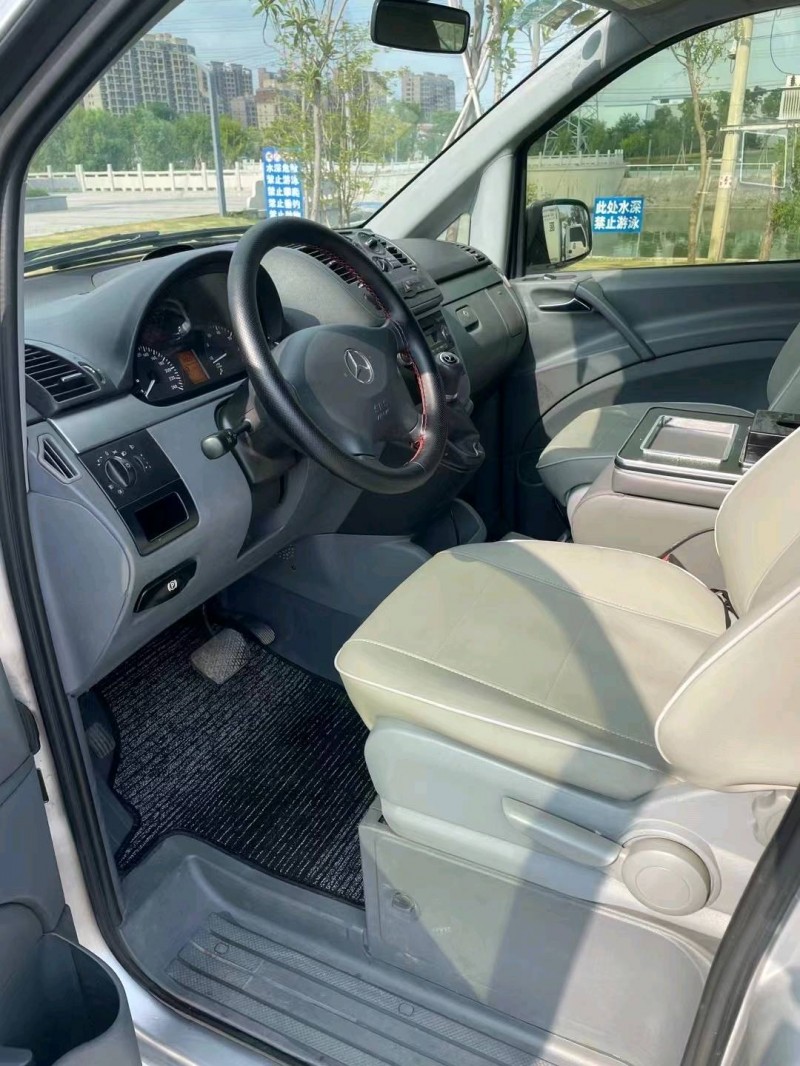 徐州12年奔驰威霆3