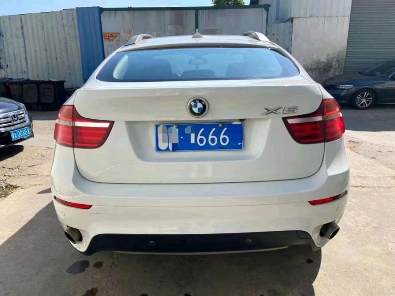 广州15年宝马X69