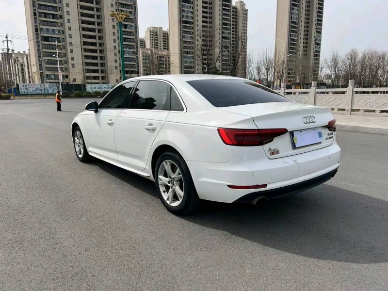 徐州17年奥迪A4L4
