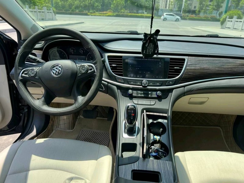 徐州20年别克君越8