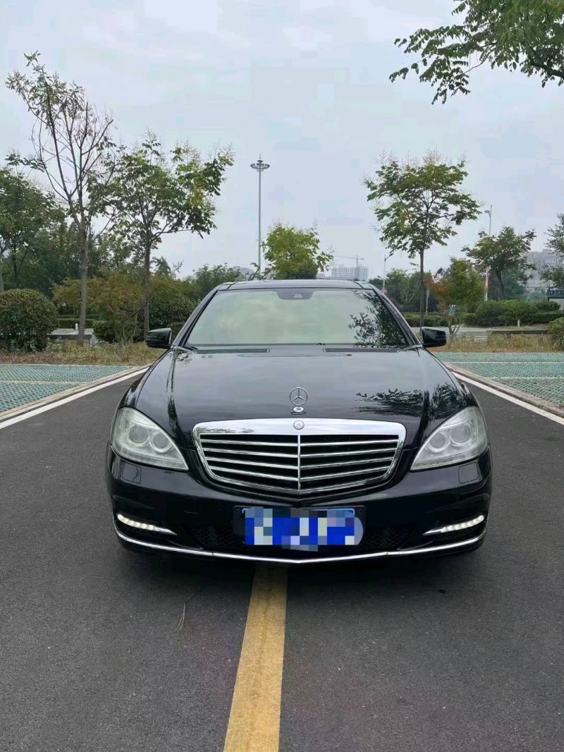 东营11年奔驰S1