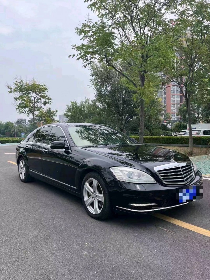 东营11年奔驰S2