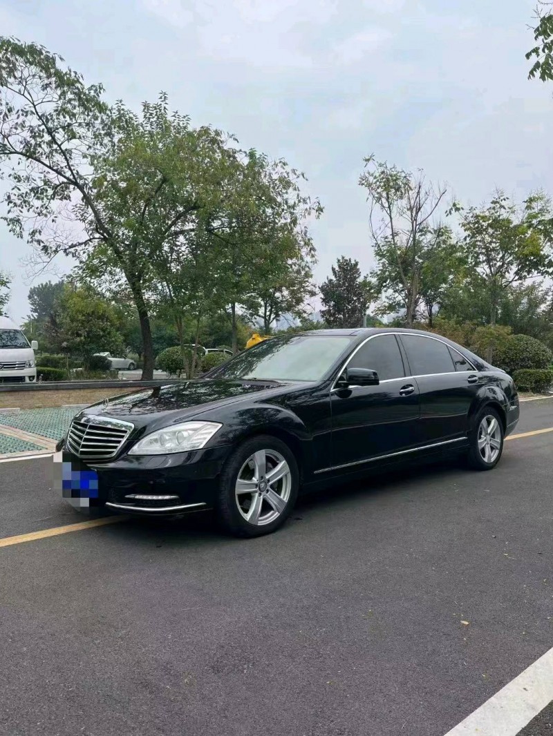 东营11年奔驰S3