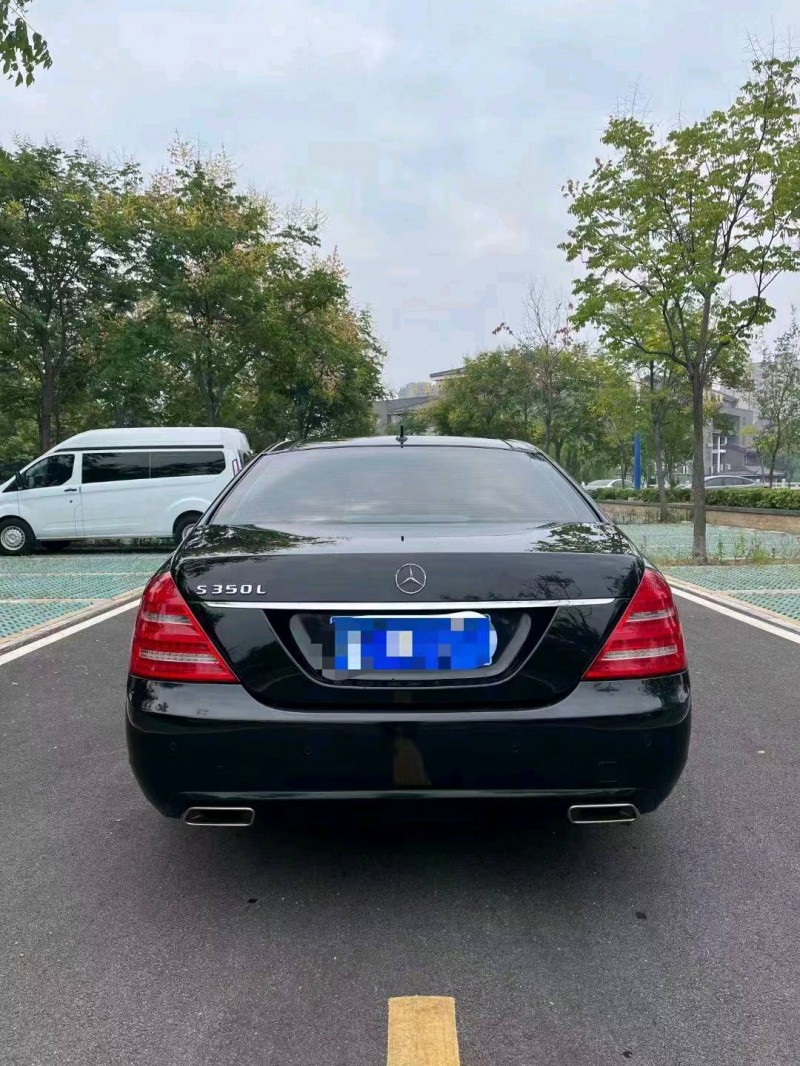 东营11年奔驰S7