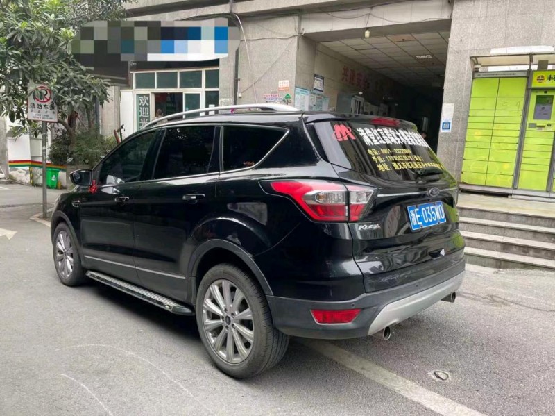 重庆17年福特翼虎6