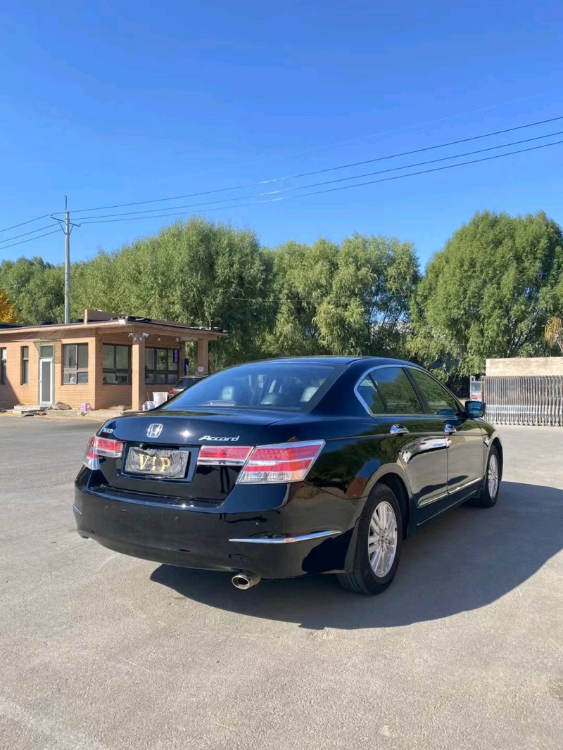 沈阳13年本田雅阁3