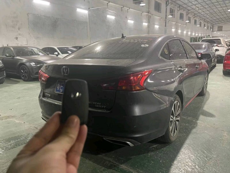 佛山20年長安汽車睿馳CC6