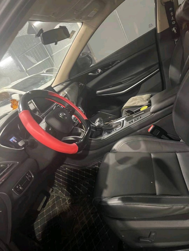 佛山20年長安汽車睿馳CC7