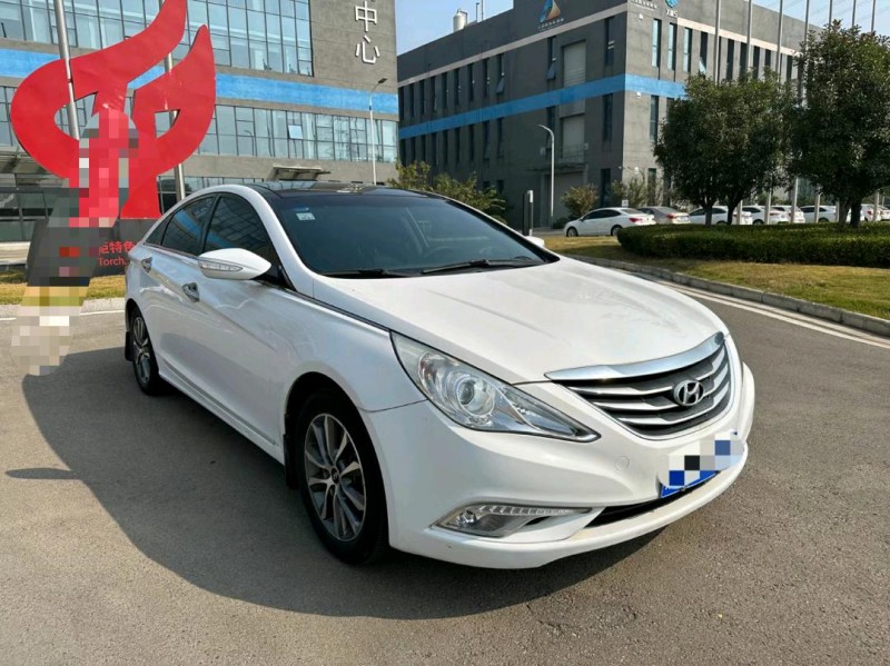 徐州13年现代索纳塔八2