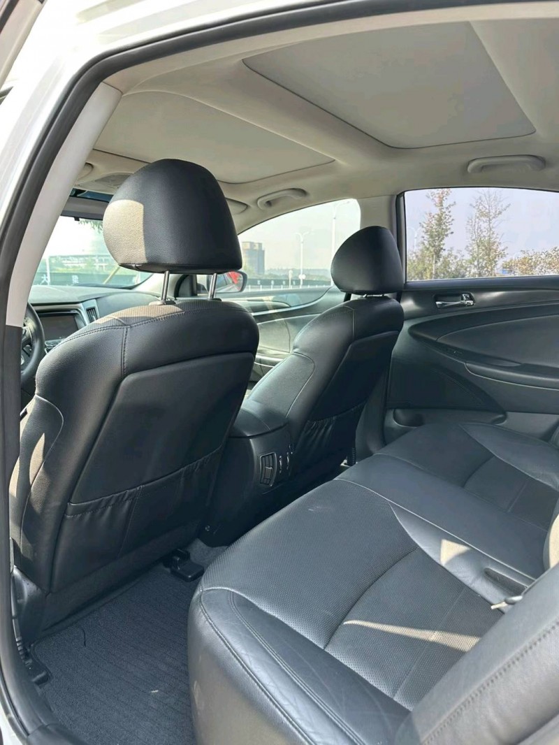 徐州13年现代索纳塔八4