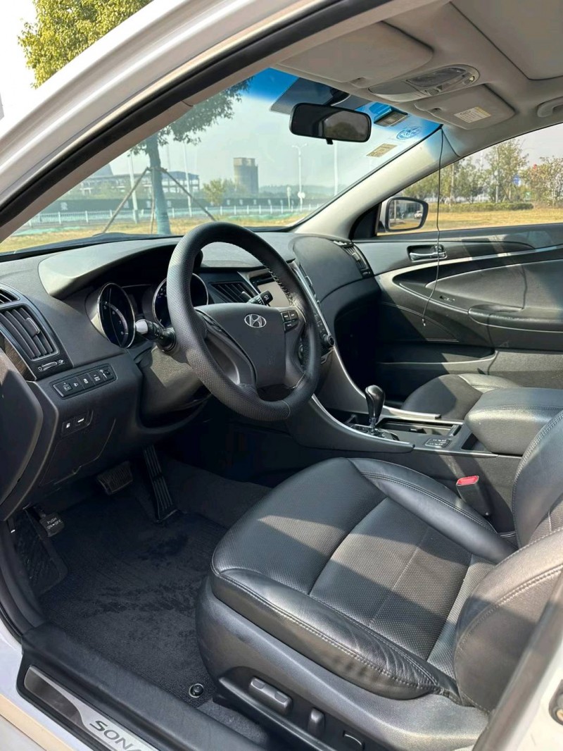 徐州13年现代索纳塔八5