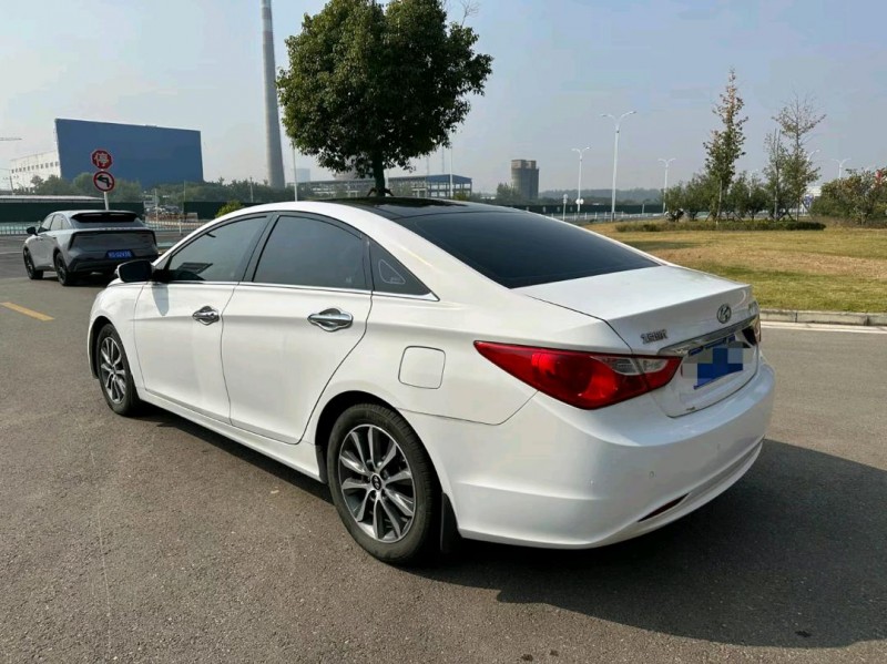 徐州13年现代索纳塔八7