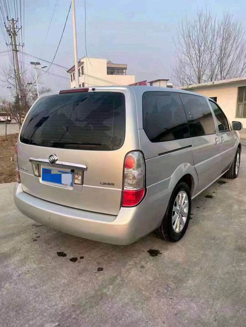 枣庄13年别克GL84