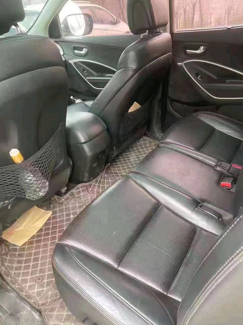 北京13年现代新胜达4