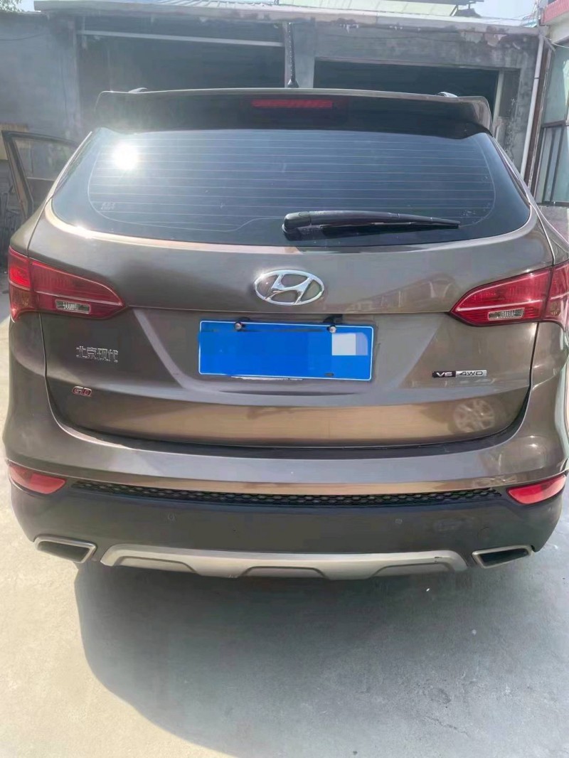 北京13年现代新胜达5