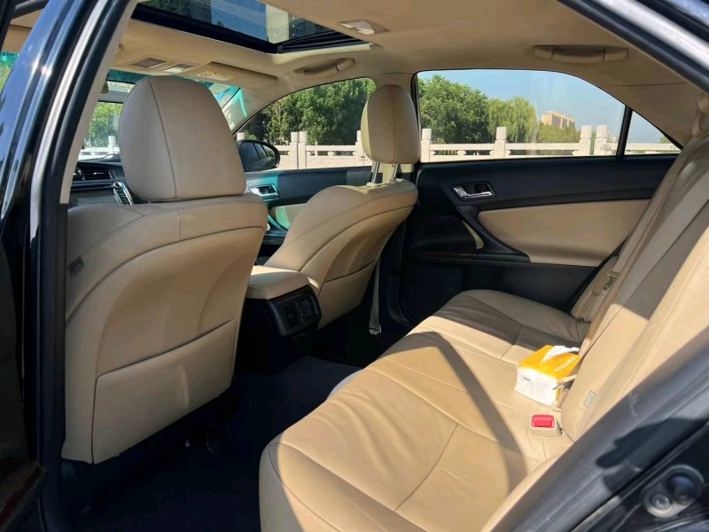 徐州14年丰田锐志8