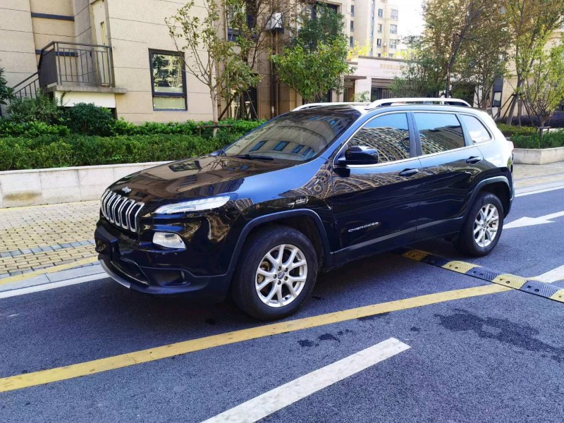 苏州16年Jeep自由光3