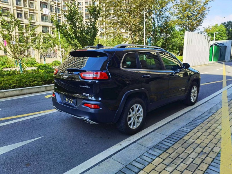 苏州16年Jeep自由光8