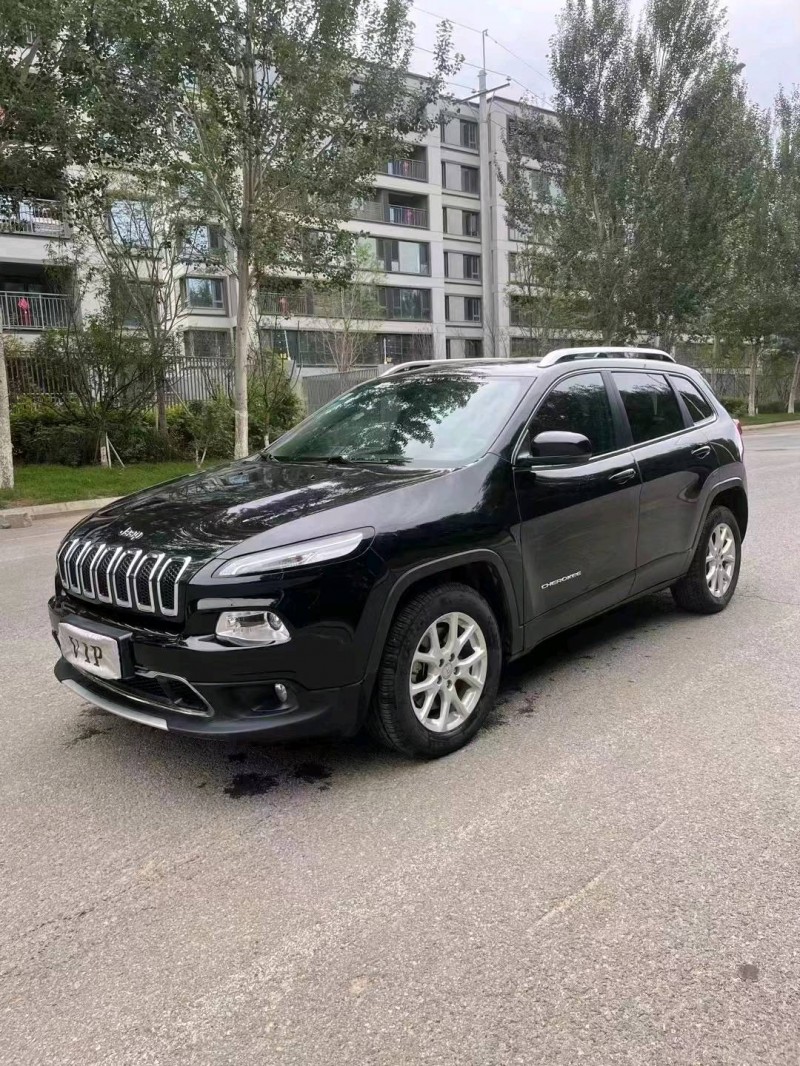沈阳18年Jeep自由光2