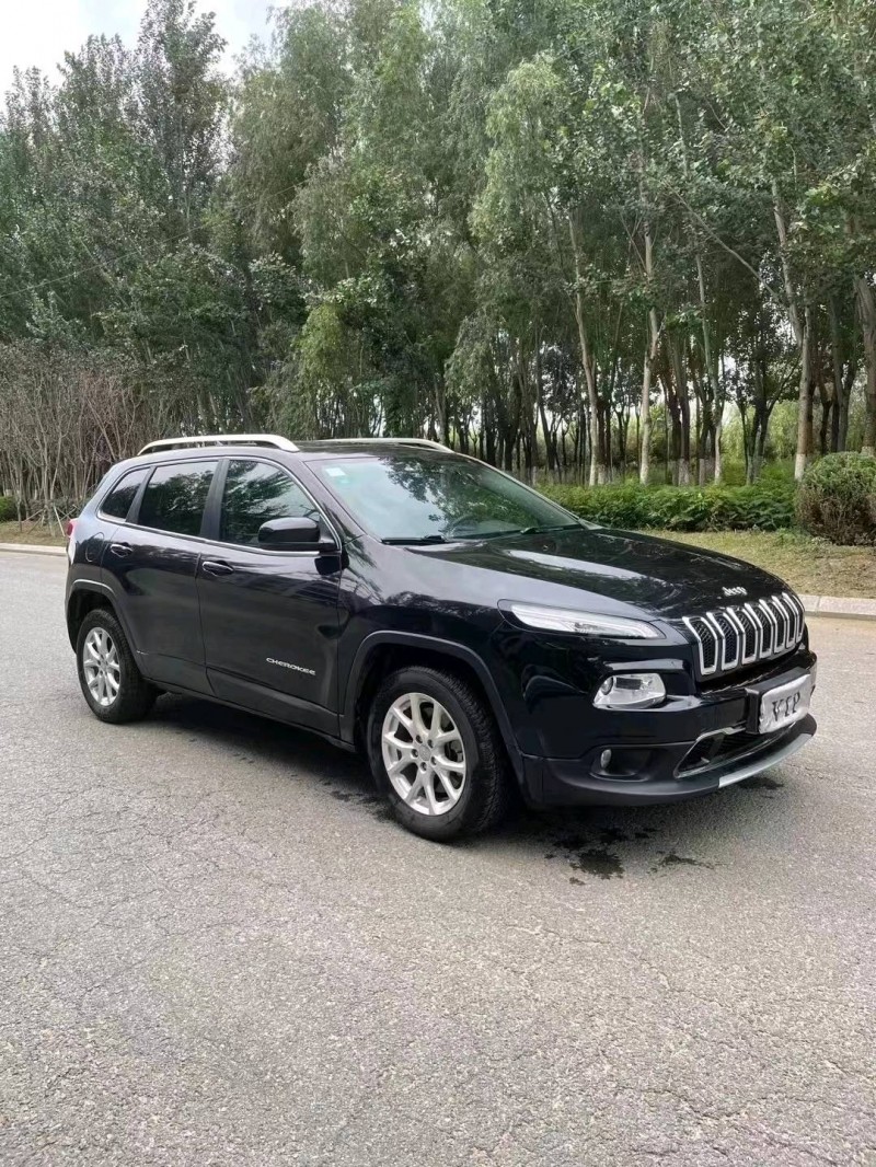 沈阳18年Jeep自由光3