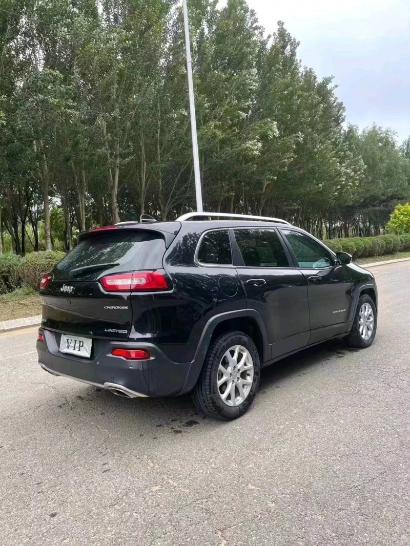 沈阳18年Jeep自由光5