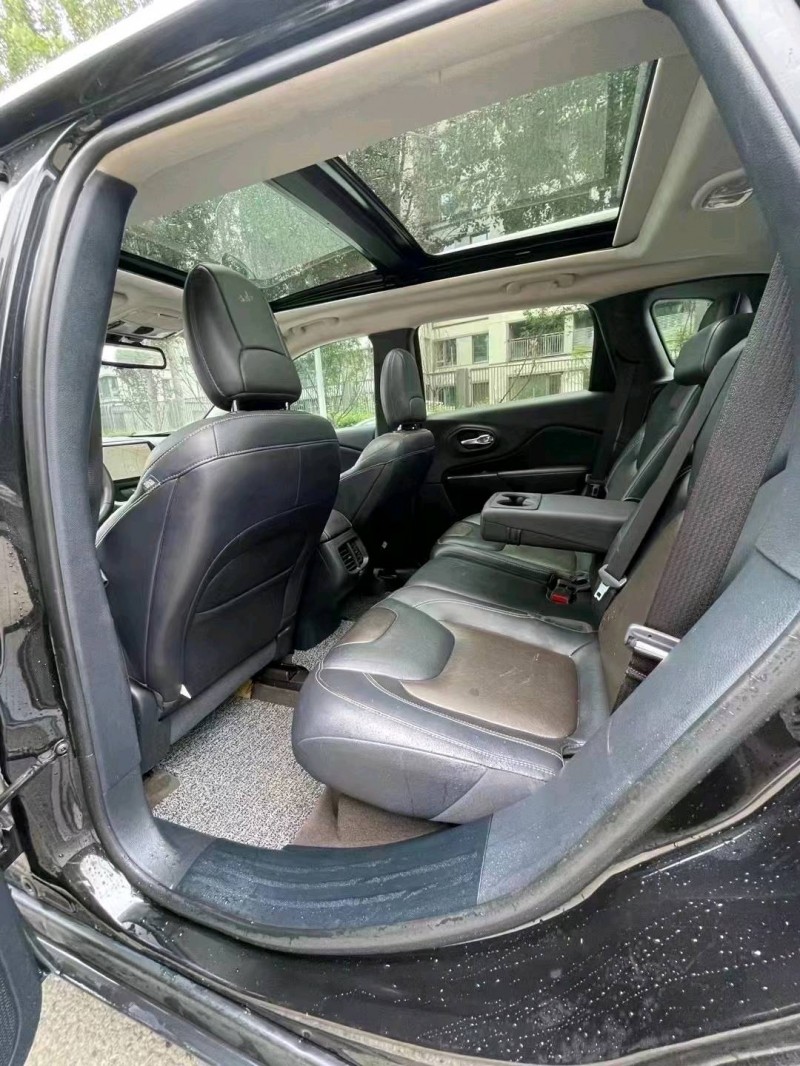 沈阳18年Jeep自由光7