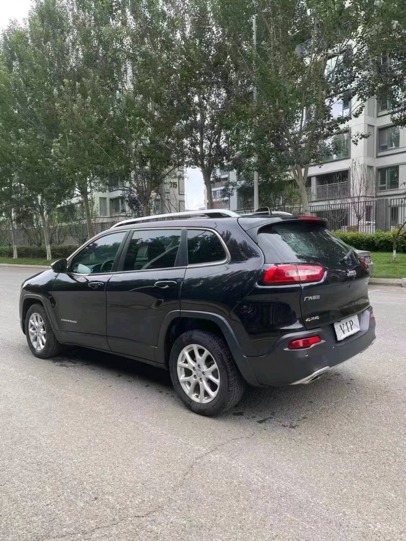 沈阳18年Jeep自由光9