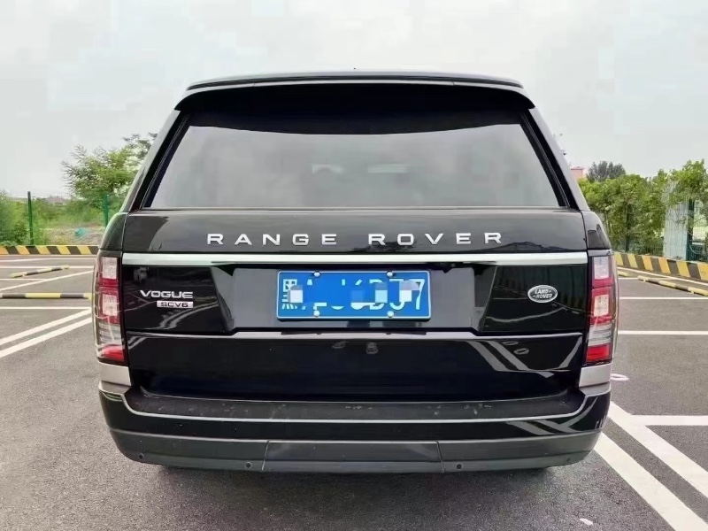 青岛18年路虎揽胜行政2