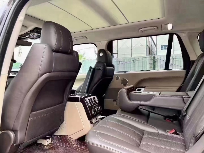 青岛18年路虎揽胜行政7