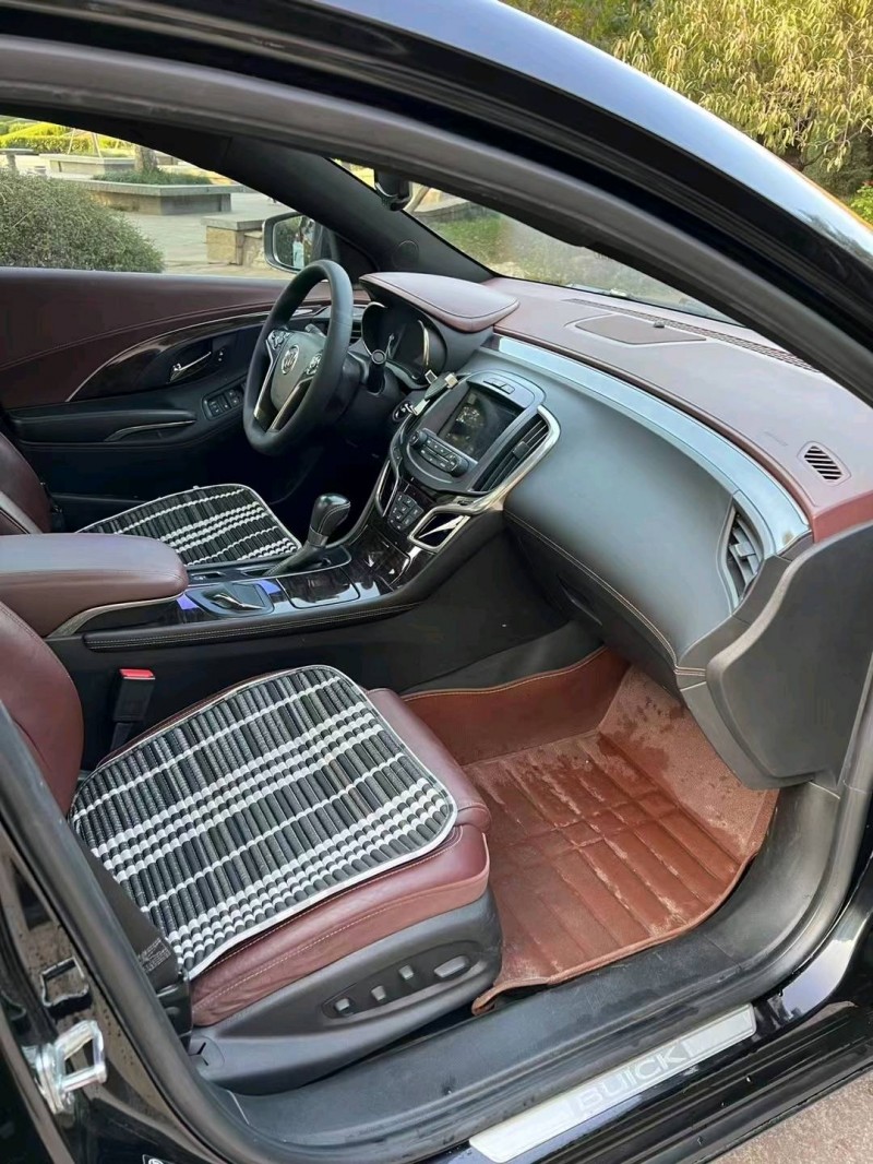 邢台13年别克君越6