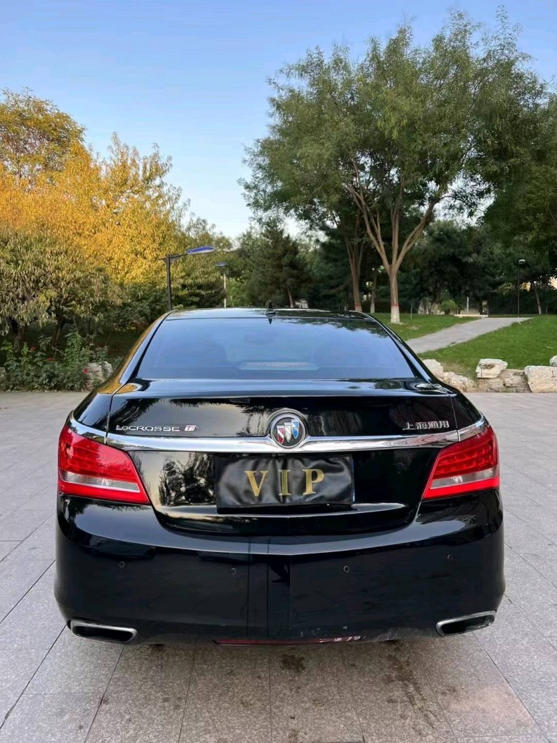 邢台13年别克君越9