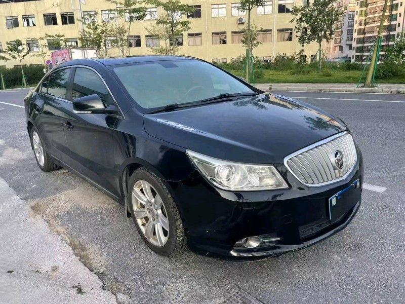 广州10年别克君越2