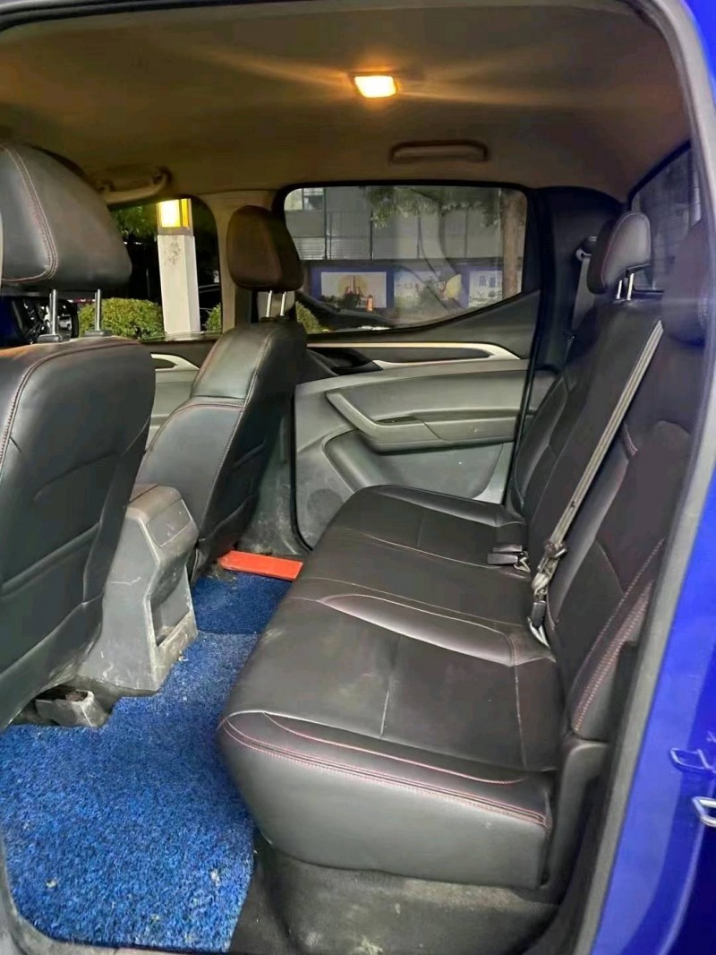 北京18年大通T604