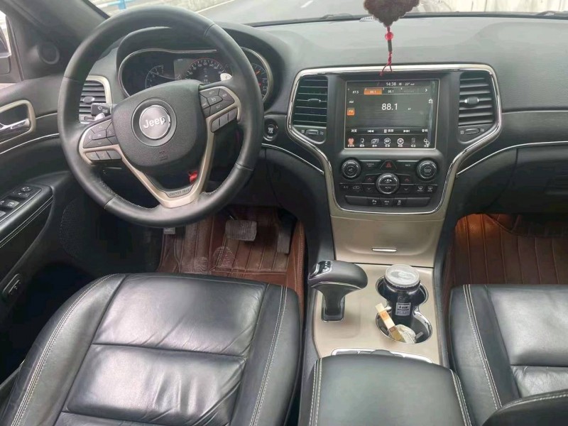 邯郸16年Jeep大切诺基3